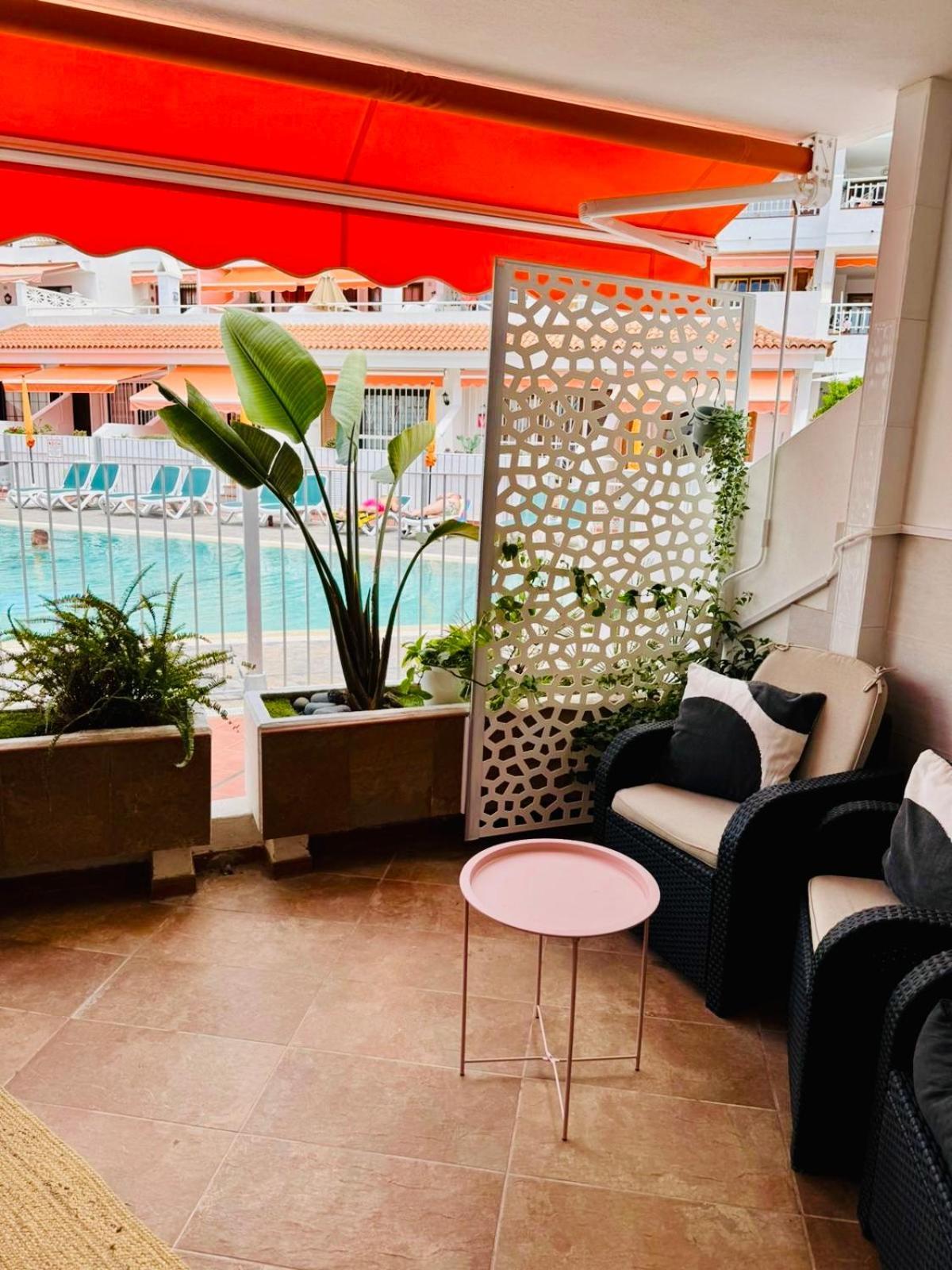 Apartment With Terrace And Pool, Los Cristianos ロスクリスティアーノス エクステリア 写真