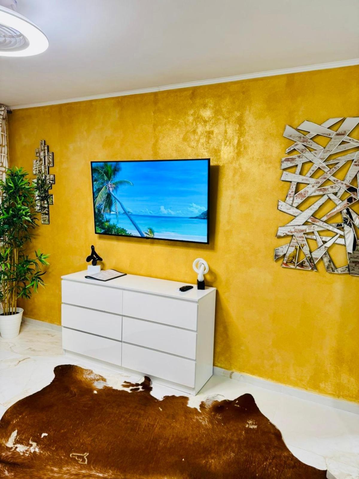 Apartment With Terrace And Pool, Los Cristianos ロスクリスティアーノス エクステリア 写真