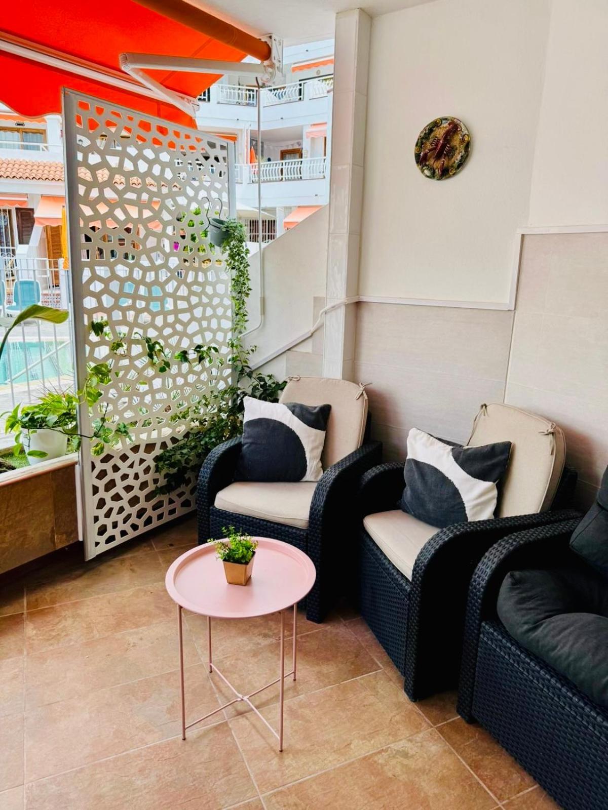 Apartment With Terrace And Pool, Los Cristianos ロスクリスティアーノス エクステリア 写真